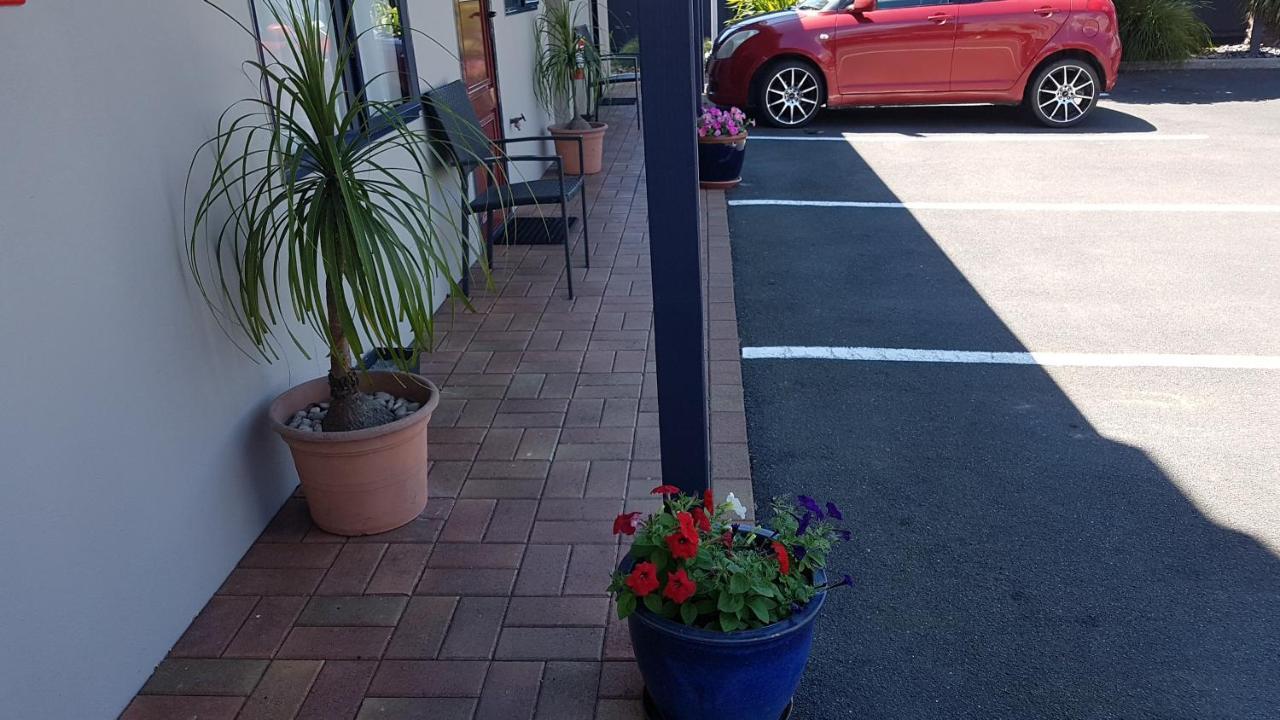 Palm Court Motel オトロハンガ エクステリア 写真